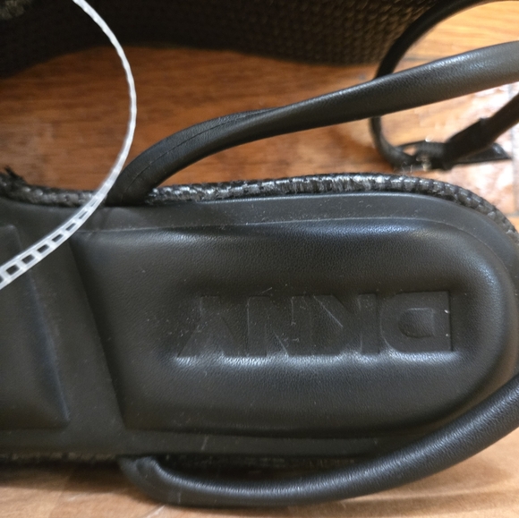 DKNY Sandals in Size 8.5 - Picture 5 of 6